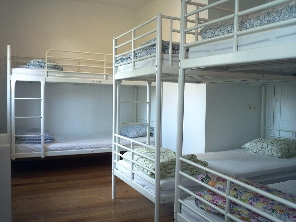Xarma Hostel Памплона Номер фото