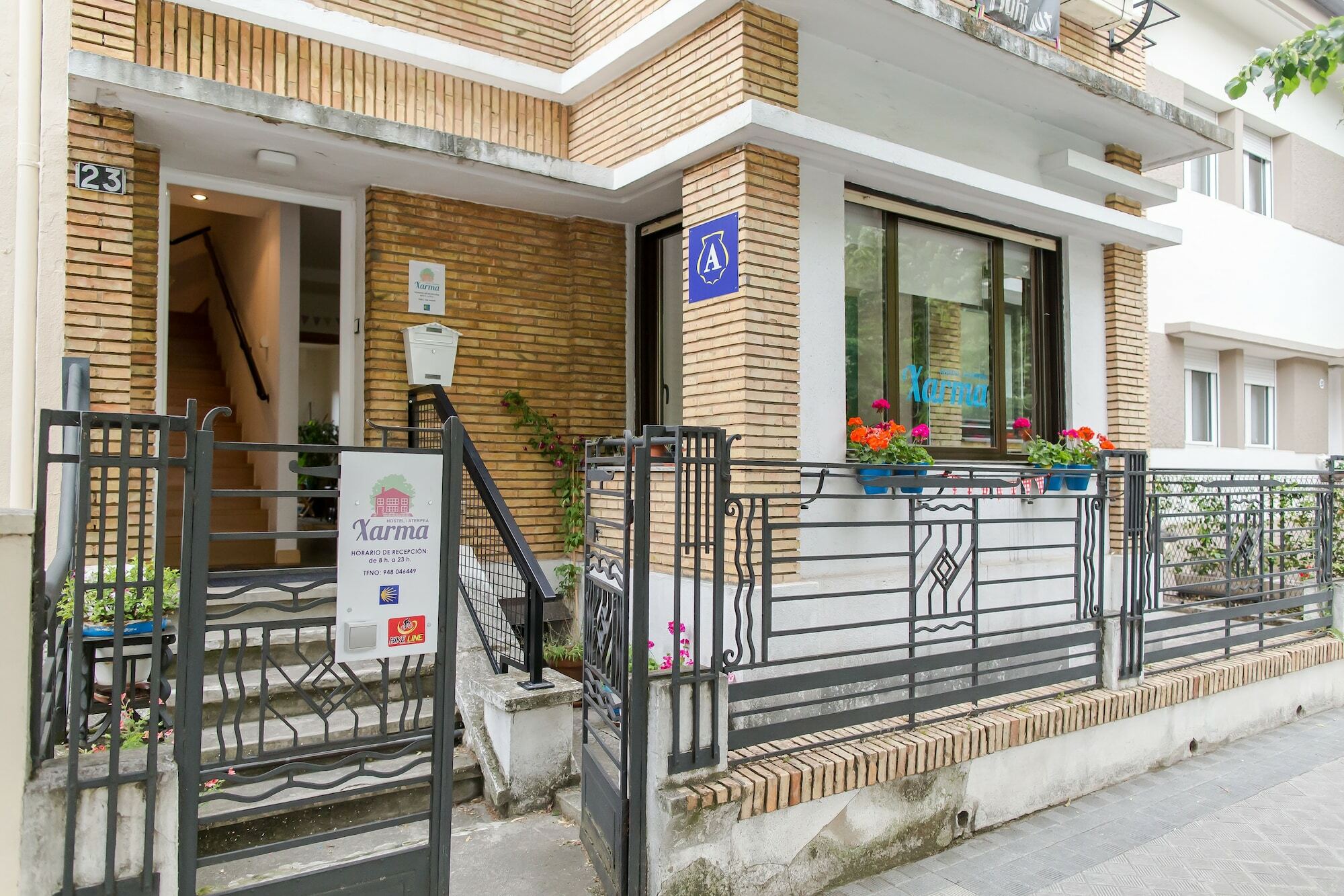 Xarma Hostel Памплона Экстерьер фото